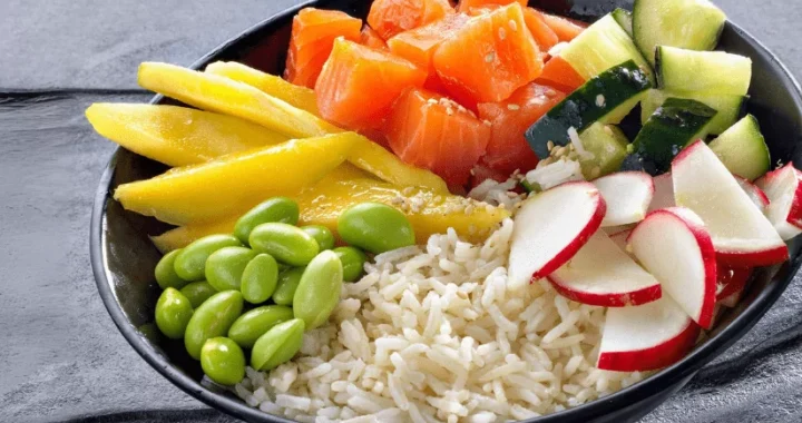 Sushi bowl de salmón