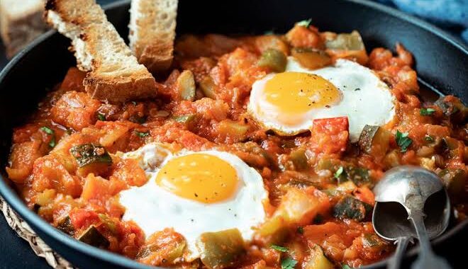 Pisto manchego con huevo