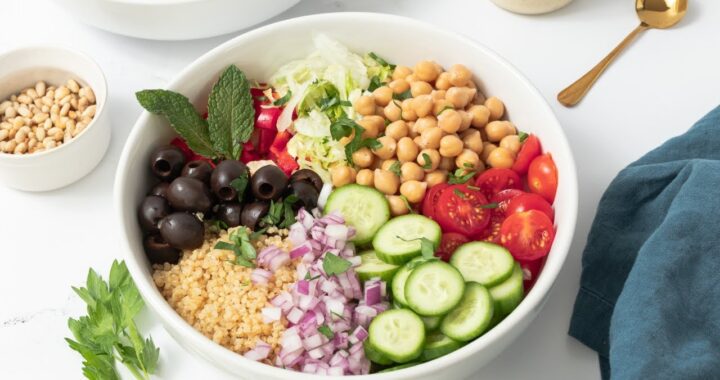 Bowl mediterráneo de quinoa