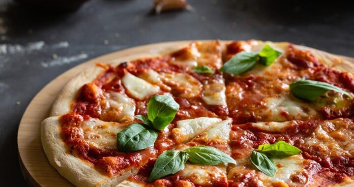 Pizza casera margarita