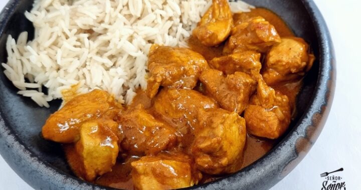Curry de pollo con arroz basmati